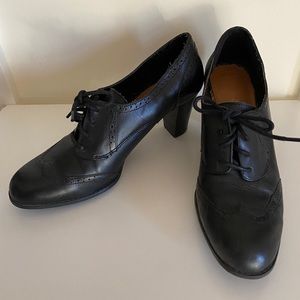 Etienne Aigner Oxford Heel